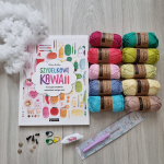 Zestaw startowy z książką "Szydełkowe Kawaii"