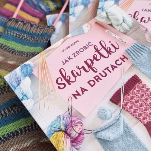 ksiażka skarpetki na drutach