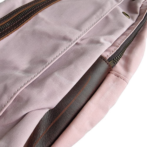 Torba projektowa Della Q Mini messenger bag, 20,3x35,6x10,2cm płatek róży