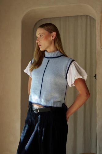 AVELIA_vest.jpg